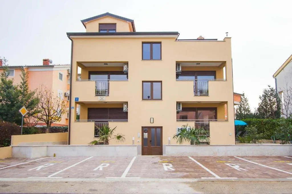 Villa Patricija-Apartmani Porec 0*,  Croatia